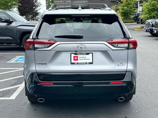2025 Toyota RAV4 Hybrid SE