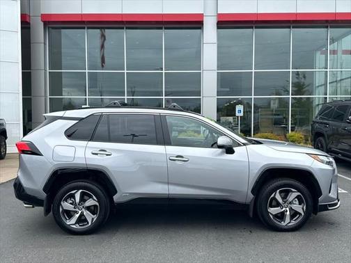 2025 Toyota RAV4 Hybrid SE