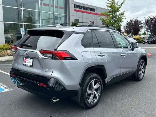 2025 Toyota RAV4 Hybrid SE