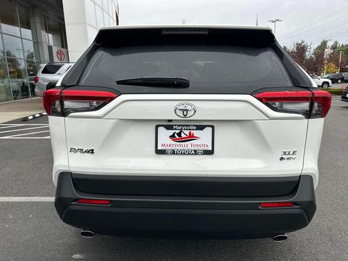 2025 Toyota RAV4 Hybrid XLE