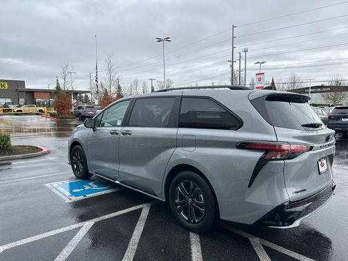 2025 Toyota Sienna XSE 7 Passenger