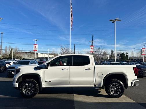 2025 GMC Sierra 1500 AT4