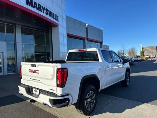 2025 GMC Sierra 1500 AT4