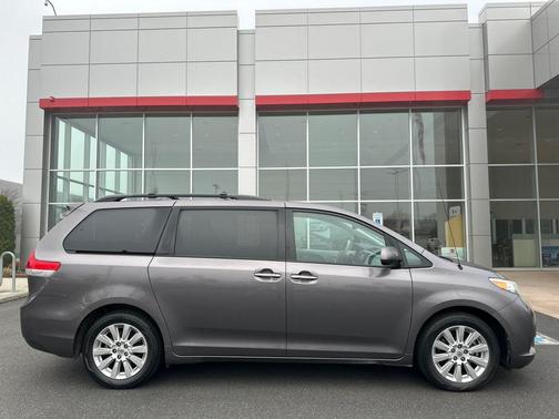 2014 Toyota Sienna XLE