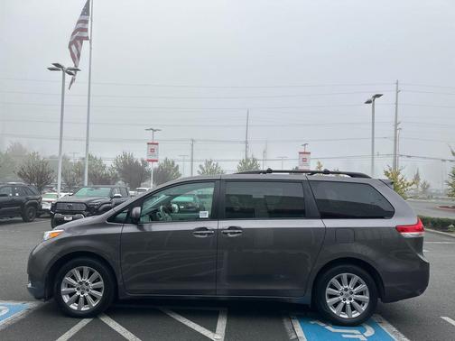 2014 Toyota Sienna XLE