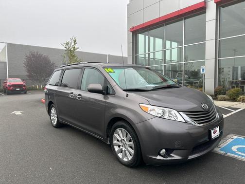 2014 Toyota Sienna XLE