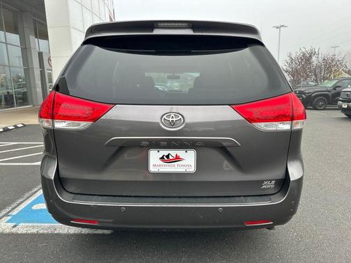 2014 Toyota Sienna XLE