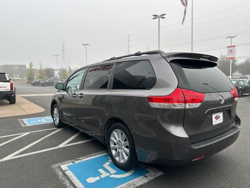 2014 Toyota Sienna XLE