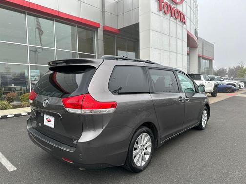 2014 Toyota Sienna XLE