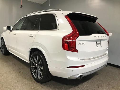 2018 Volvo XC90 T5 Momentum