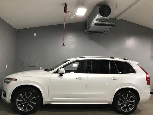 2018 Volvo XC90 T5 Momentum