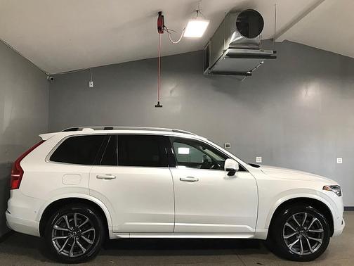 2018 Volvo XC90 T5 Momentum