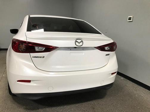 Snowflake White Pearl Mica 2018 Mazda Mazda3 Touring