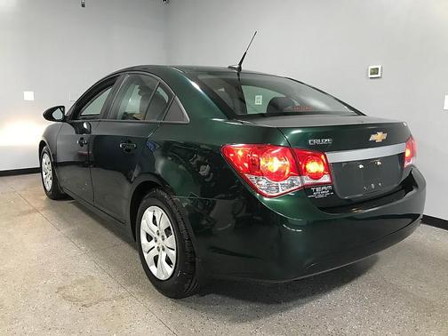 Rainforest Green Metallic 2014 Chevrolet Cruze LS