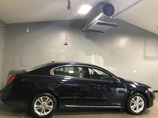 2009 Lincoln MKS Base