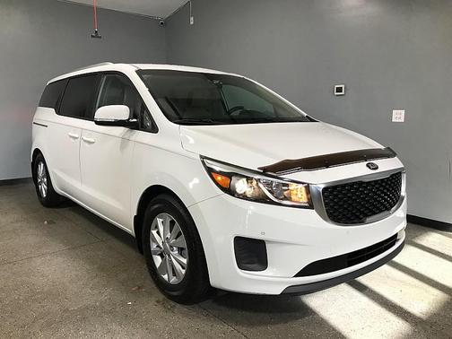 2017 Kia Sedona LX