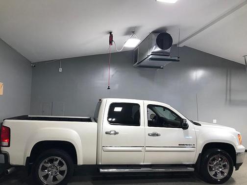 White 2009 GMC Sierra 1500 SLT