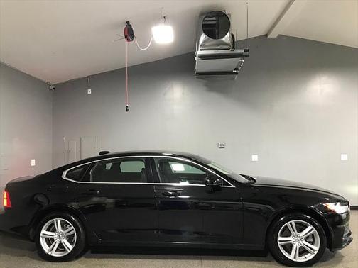 2018 Volvo S90 T5 Momentum