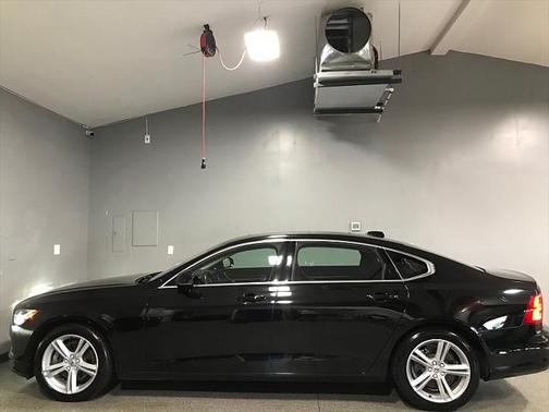 2018 Volvo S90 T5 Momentum