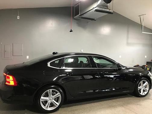 2018 Volvo S90 T5 Momentum