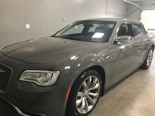 2019 Chrysler 300 Touring