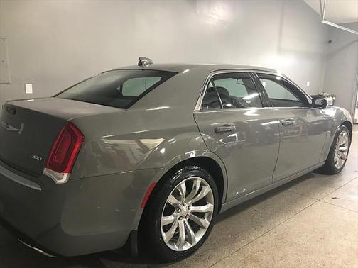 2019 Chrysler 300 Touring