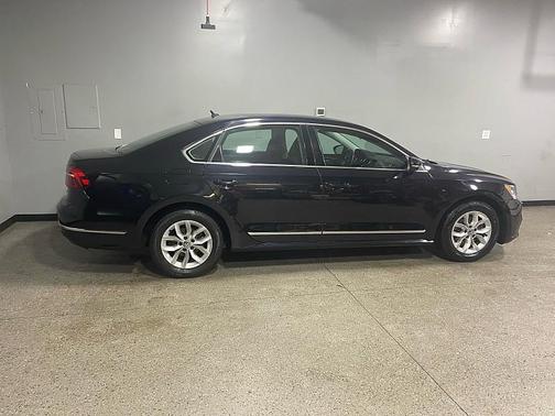 2017 Volkswagen Passat 1.8T S
