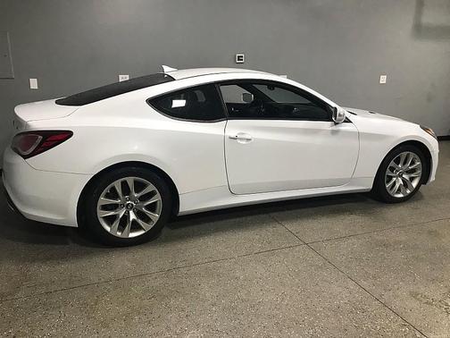 2016 Hyundai Genesis Coupe 3.8 Base