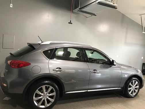 2016 INFINITI QX50 Base