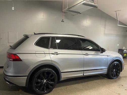 2020 Volkswagen Tiguan 2.0T SE R-Line Black 4MOTION