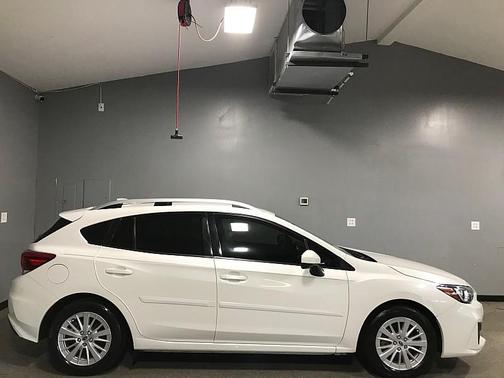 Crystal White Pearl 2017 Subaru Impreza 2.0i Premium