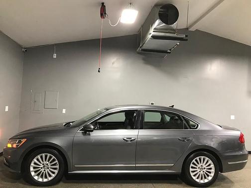 2016 Volkswagen Passat 1.8T SE