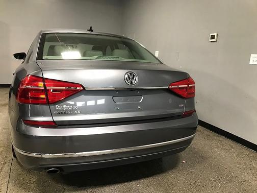 2016 Volkswagen Passat 1.8T SE