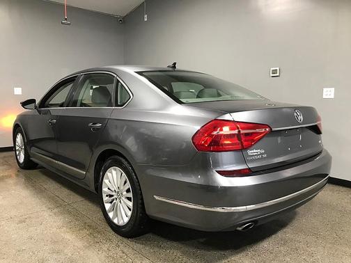 2016 Volkswagen Passat 1.8T SE