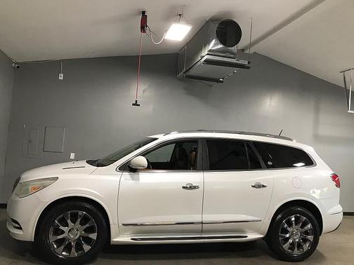 White 2016 Buick Enclave Premium