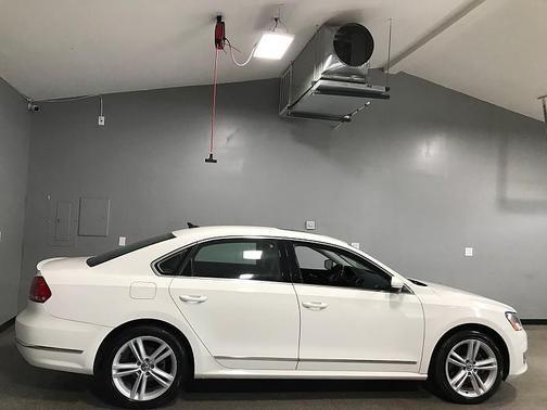 Candy White 2015 Volkswagen Passat 1.8T Auto SEL Premium