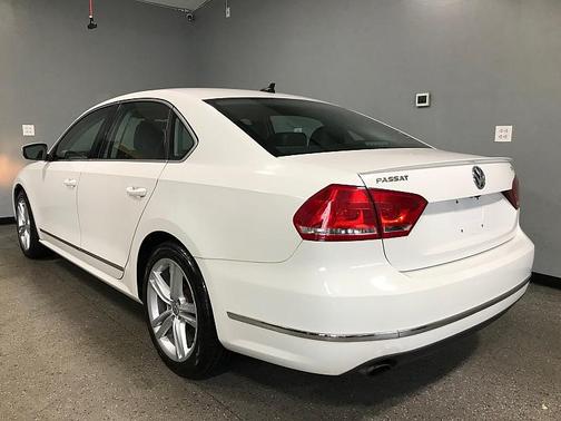 Candy White 2015 Volkswagen Passat 1.8T Auto SEL Premium