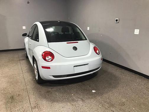 2010 Volkswagen New Beetle 2.5L