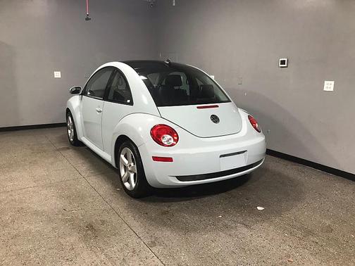 2010 Volkswagen New Beetle 2.5L