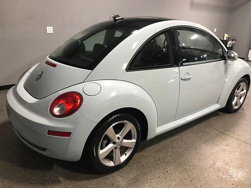 2010 Volkswagen New Beetle 2.5L