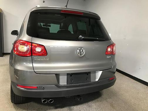 Alpine Gray Metallic 2011 Volkswagen Tiguan SEL