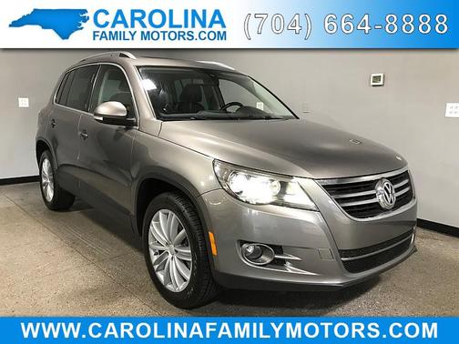 Alpine Gray Metallic 2011 Volkswagen Tiguan SEL