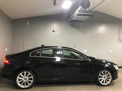 2016 Volvo S60 Inscription T5 Drive-E Platinum