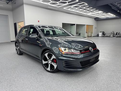 2016 Volkswagen Golf GTI 2.0T SE 4-Door