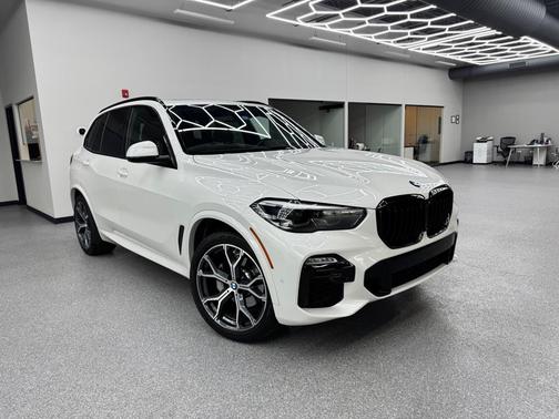 WHITE 2019 BMW X5 xDrive40i