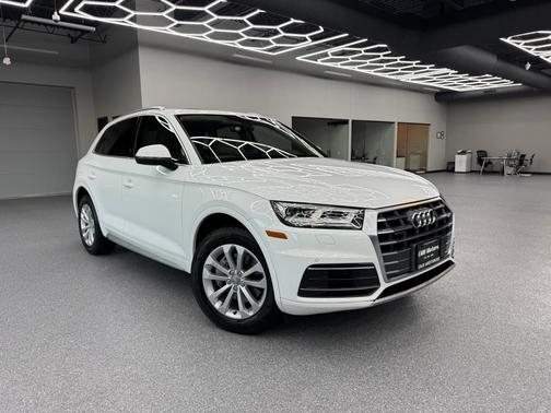 2018 Audi Q5 2.0T Premium Plus