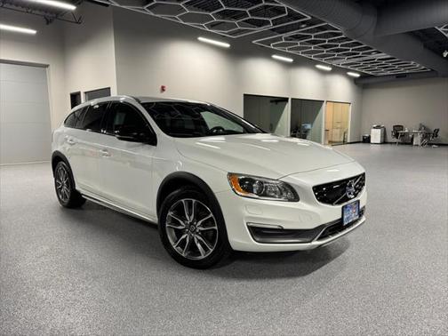 2015 Volvo V60 Cross Country T5 Platinum