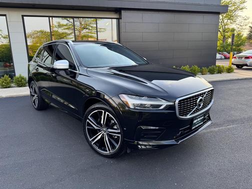 Onyx Black Metallic 2019 Volvo XC60 T6 R-Design