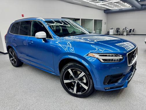 Bursting Blue Metallic 2019 Volvo XC90 T6 R-Design