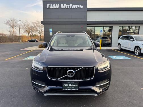 2016 Volvo XC90 T6 Momentum